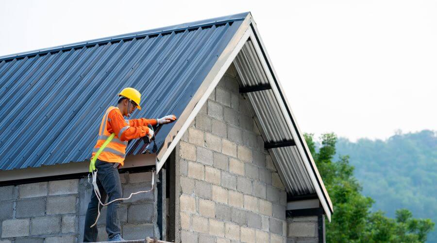 Professional gutter cleaning in Rancho Mirage, CA